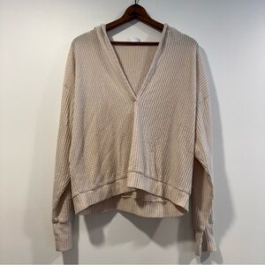 3 FOR $18 SALE Venus Cream Waffle Knit V-Neck Sweater Medium